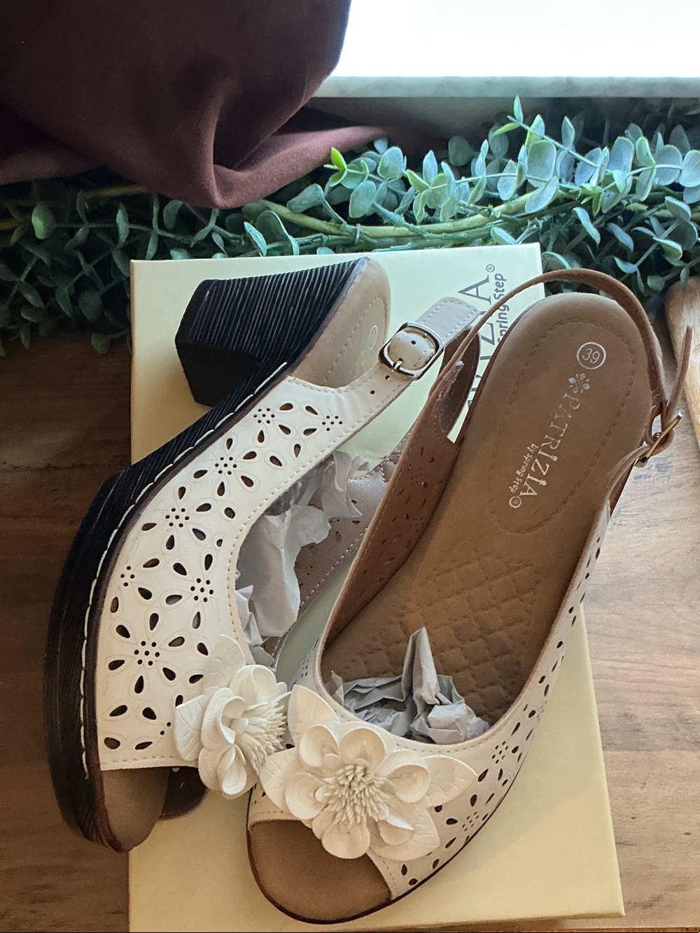 Patrizia White Floral Peep-Toe Slingback Heels Size 8.5